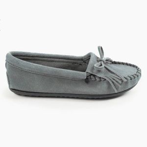 Minnetonka kilty hardsole moccasin